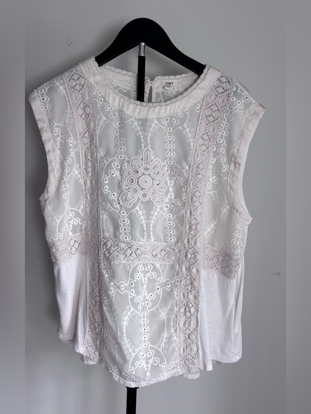 Tiny by Anthropologie Cream Lace Sleeveless Top | M | Boho | Romantic